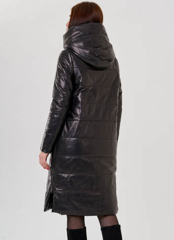 Женский пуховик из натуральной кожи с капюшоном 