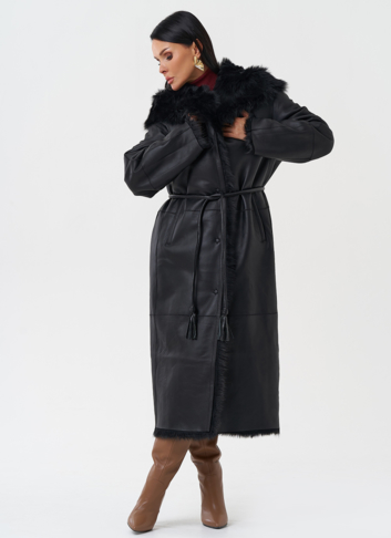 Дубленка с отделкой из тосканы
