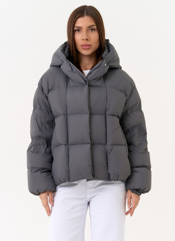 Короткий пуховик с трикотажной манишкой