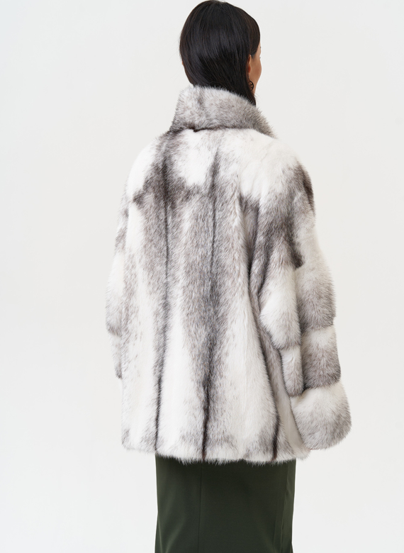 Коротка шуба из норки крестовки