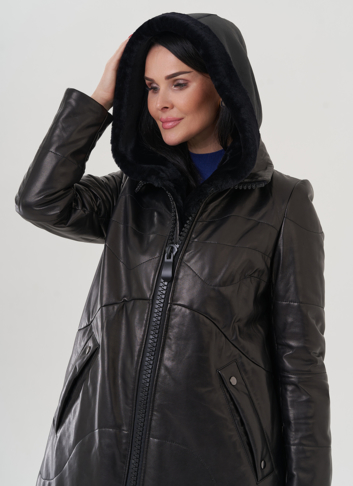 Пуховик из натуральной кожи на молнии с капюшоном