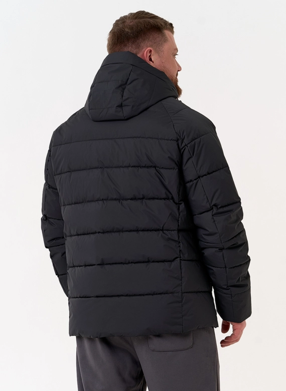 Мужской пуховик черного цвета с капюшоном