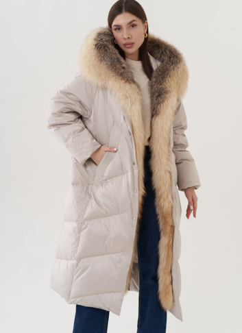 Пуховик с отделкой капюшона из меха лисы