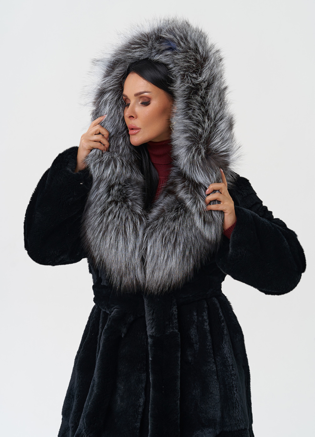 фото Шуба из меха кролика с капюшоном из чернобурки модель № 28905