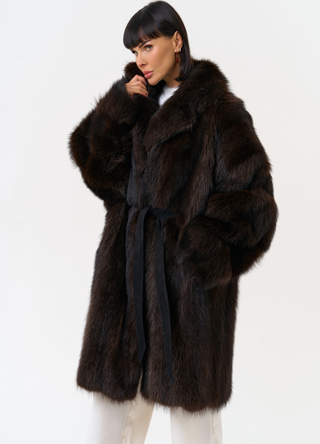 Шуба из меха енота с английским воротником модель № 31671 универмаг малина
