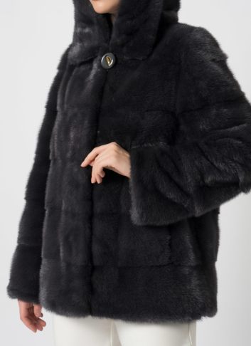 Куртка из меха норки с капюшоном