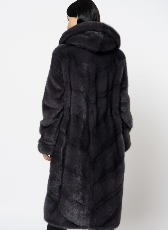 Длинная норковая шуба в сером цвете