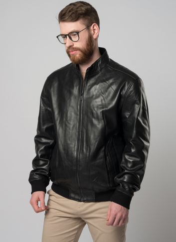 Мужская кожаная куртка на молнии