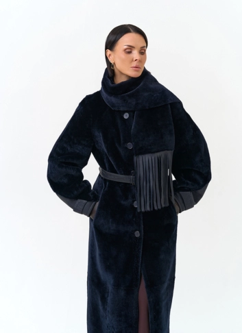 Женская двухсторонняя дубленка с шарфом фото
