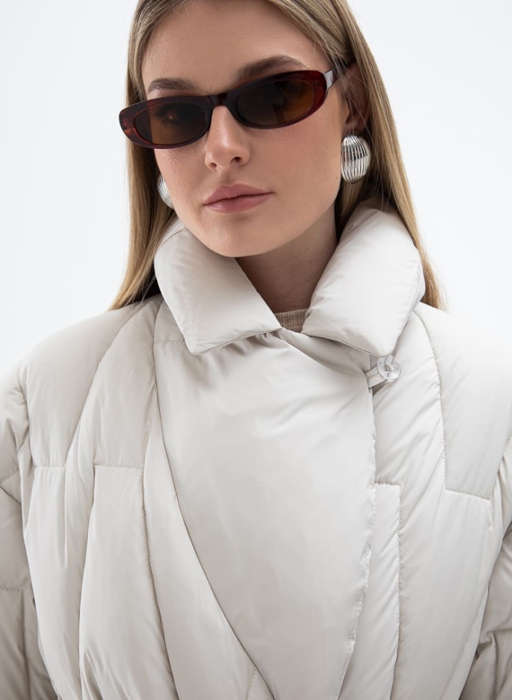 Женский пуховик с английским воротником
