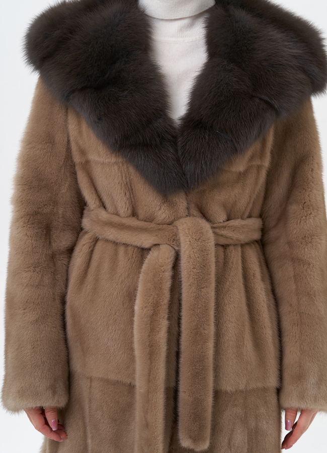 Длинная шуба из норки с куницей модель № 29531 в рассрочку