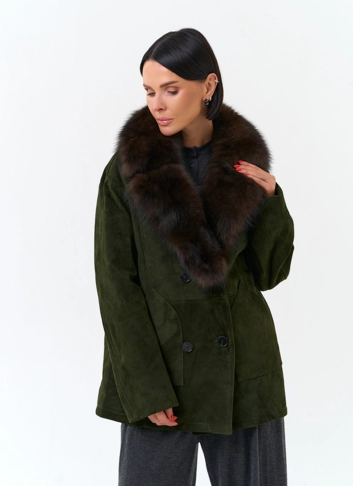 Женский пуховик из натуральной замши фото
