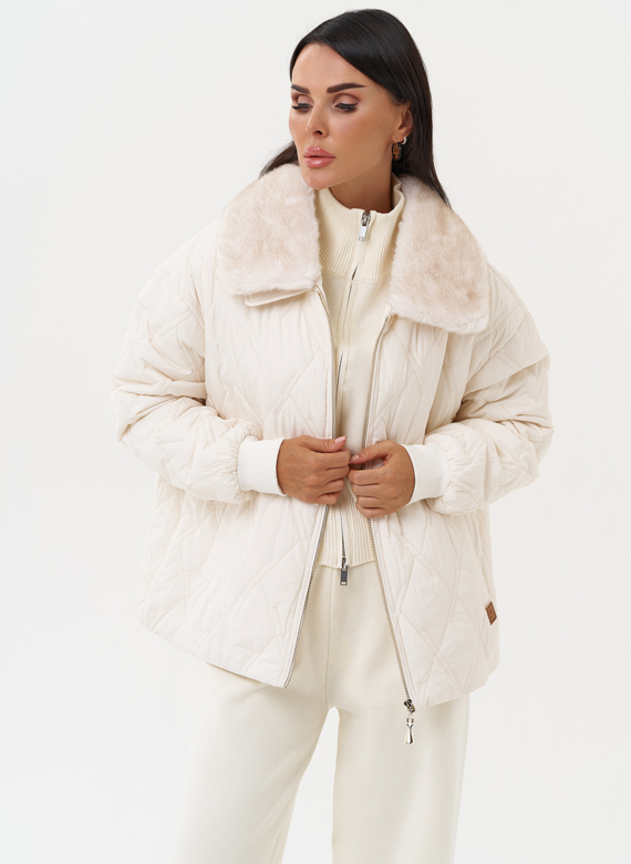 Женская куртка на молнии