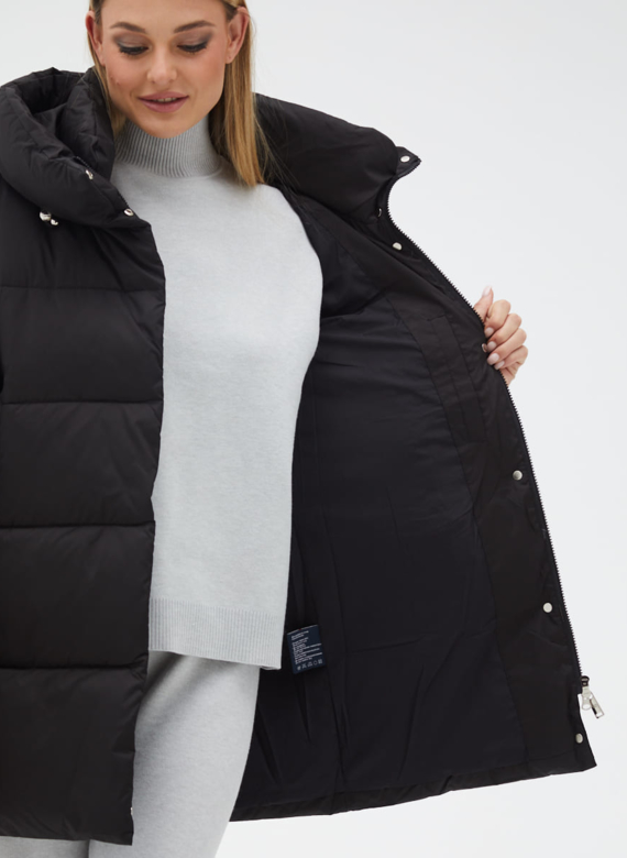 Женский пуховик с капюшоном