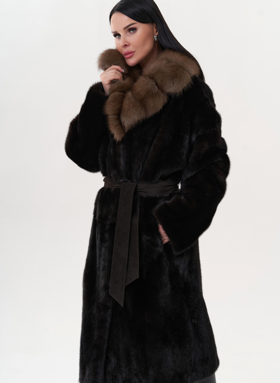 Шуба из норки с воротником из куницы