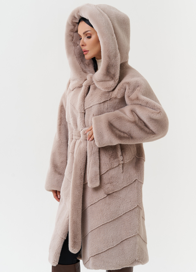 Шуба из эко меха с капюшоном модель № 28638 универмаг малина