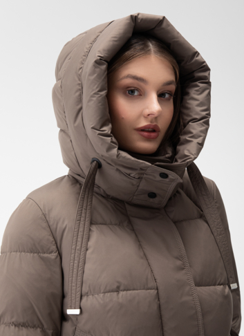 Женский пуховик с капюшоном 