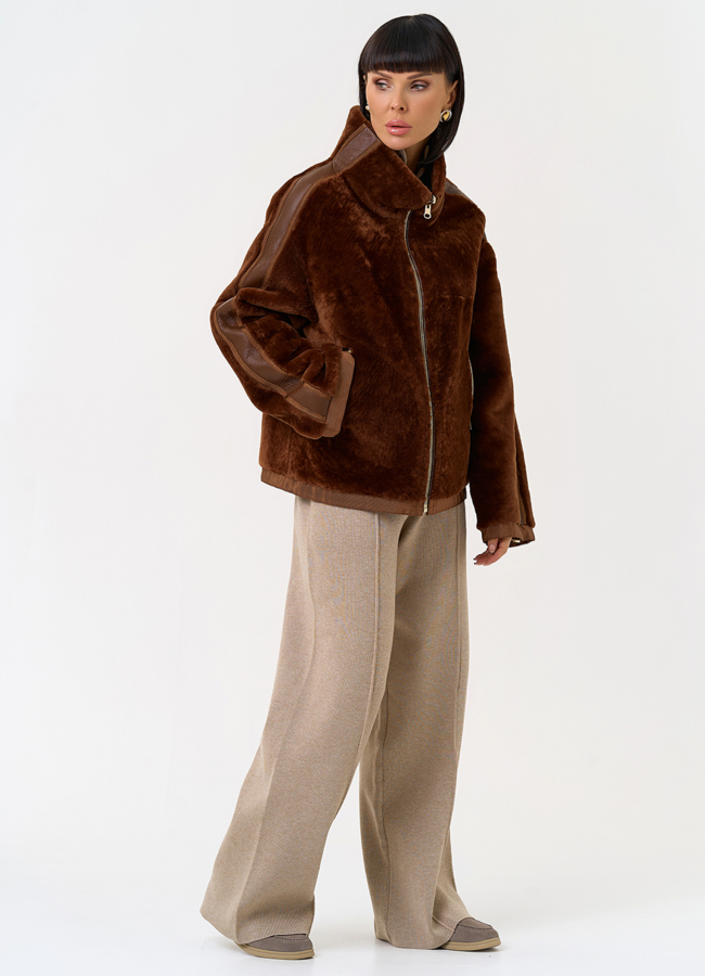 Короткая двухсторонняя дубленка в коричневом цвете модель № 31477 универмаг малина