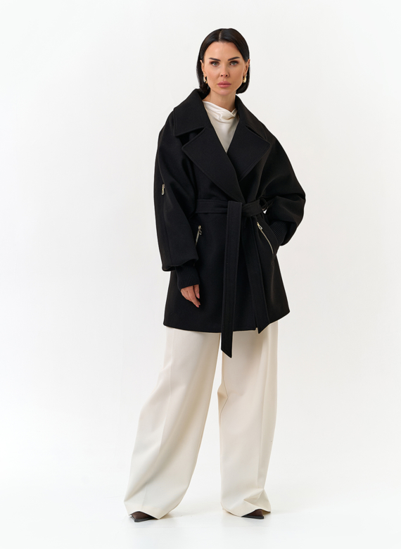 Женское укороченное пальто с декоративными молниями