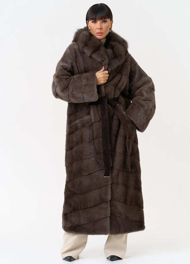 фото Длинная шуба из меха норки с капюшоном из меха куницы модель № 28667