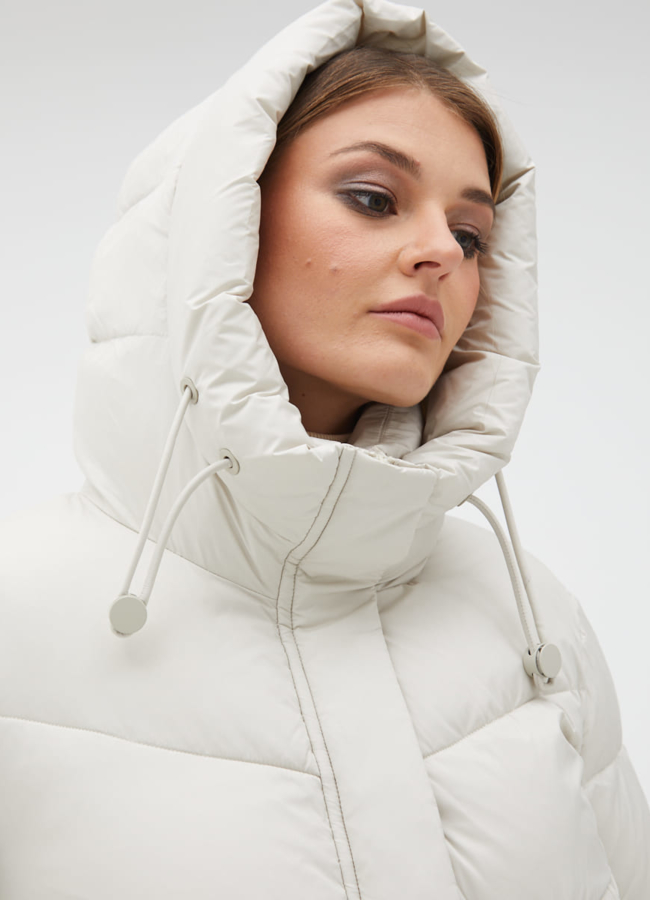 Пуховик женский с капюшоном  модель № 31113 универмаг малина