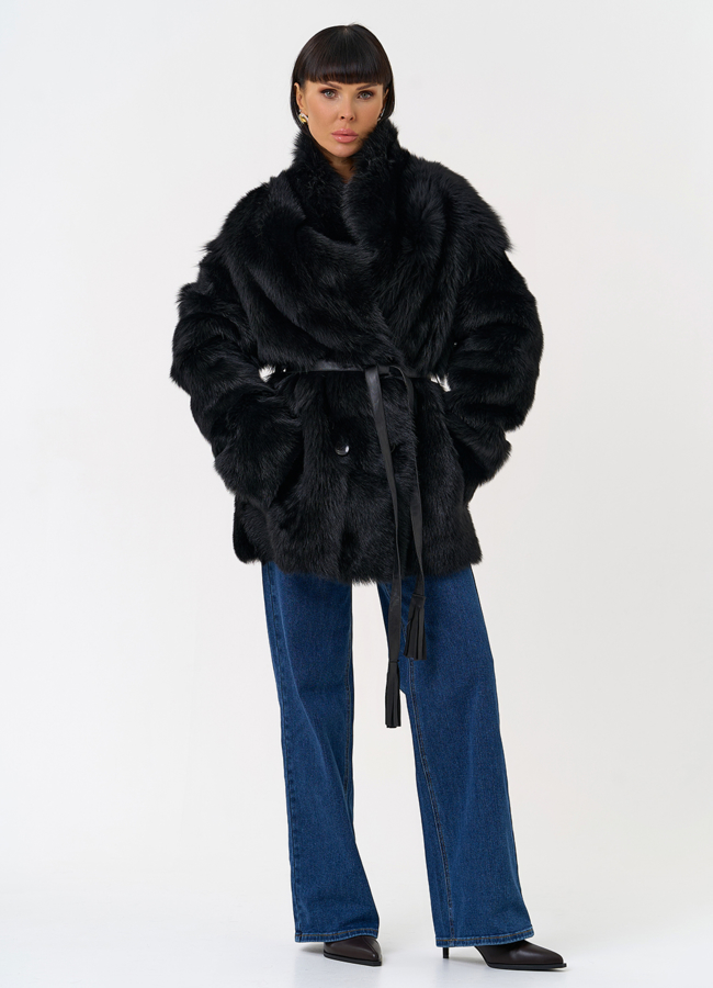 Двухсторонняя дубленка черного цвета с декоративным поясом модель № 31618 универмаг малина