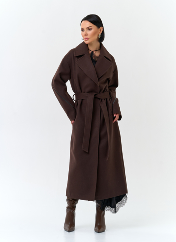 Женское пальто с английским воротником