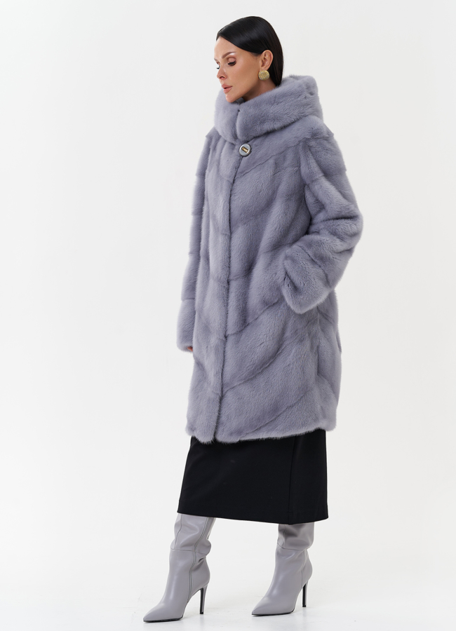 Норковая шуба голубого цвета с капюшоном модель № 28982 универмаг малина