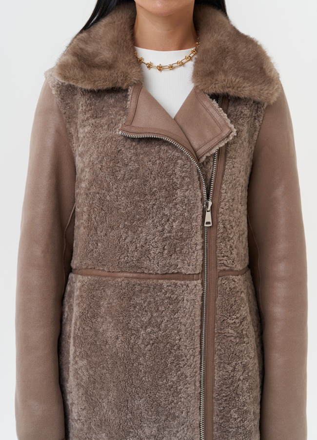 Дубленка из эко кожи с отделкой эко мехом модель № 27783 универмаг малина