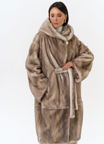 Женская шуба из меха норки с капюшоном