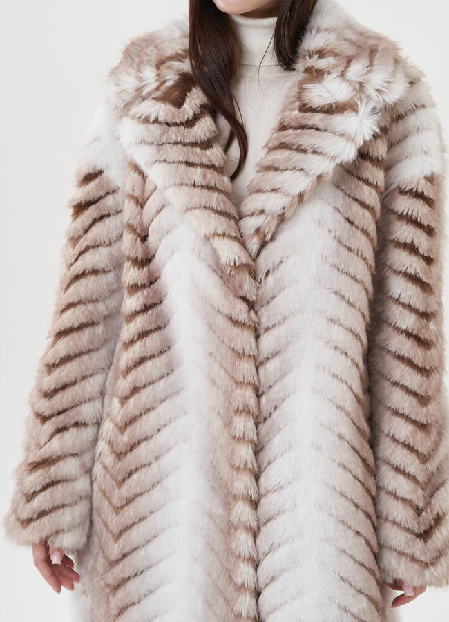 Женское пальто из эко меха модель № 25678 в кредит