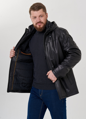 Мужская куртка с капюшоном на утеплителе