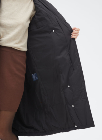 Женский пуховик с английским воротником