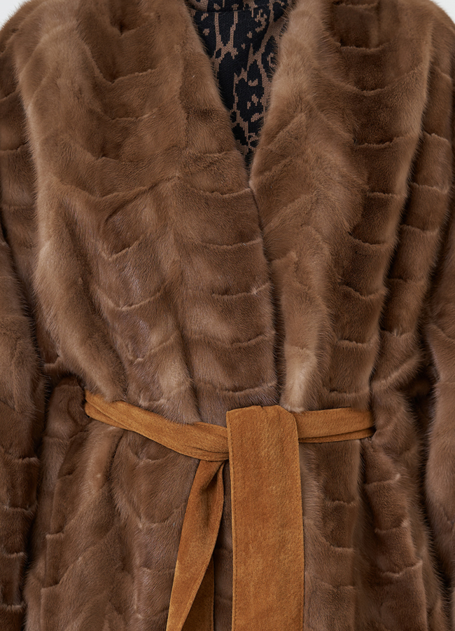 Шуба оверсайз из меха норки модель № 28442 универмаг малина