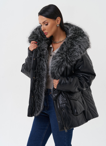 Пуховик из эко кожи с капюшоном из эко меха 