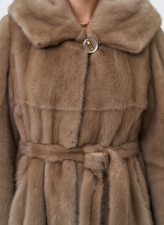 Длинная шуба с капюшоном 