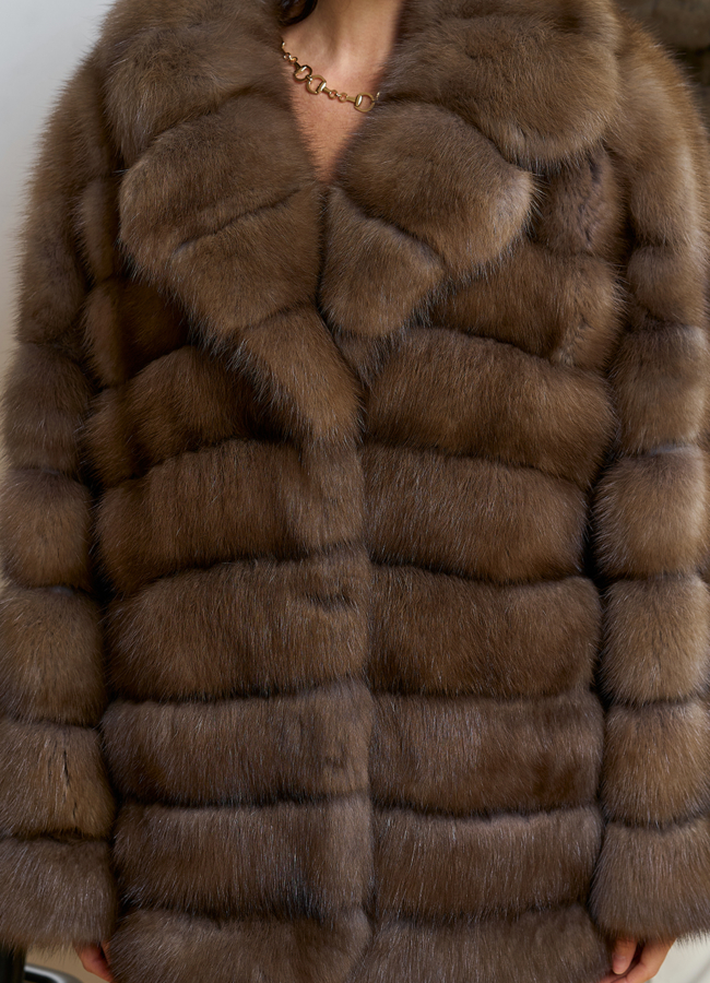 Женская шуба из куницы с английским воротником модель № 31770 универмаг малина