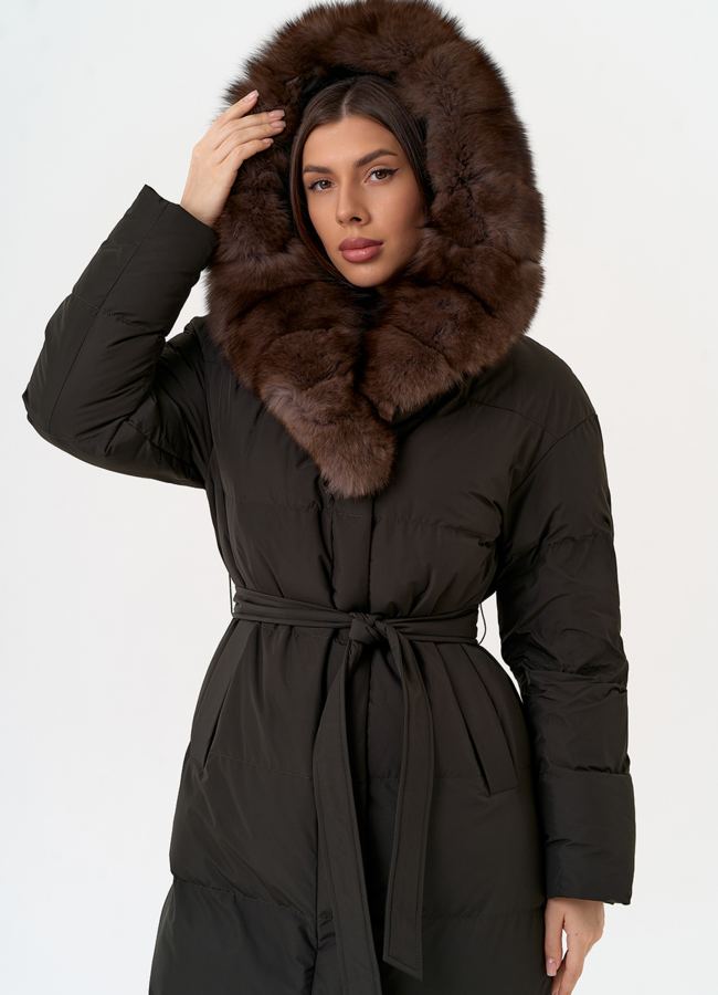 Женский пуховик с капюшоном из меха песца модель № 31431 универмаг малина