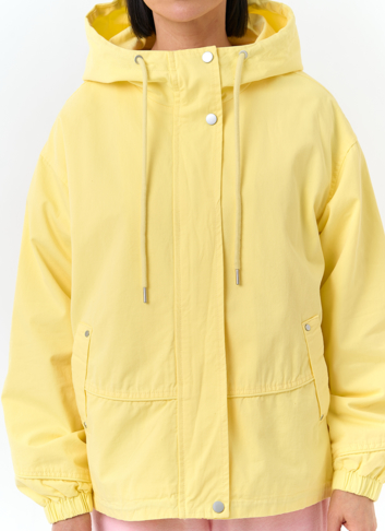 Женская ветровка с капюшоном 