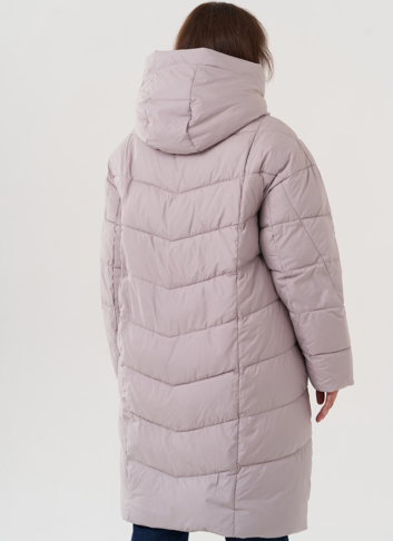 Женский пуховик с капюшоном бежевого цвета 