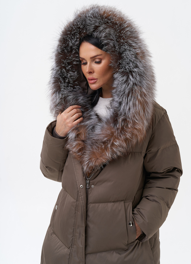 Пуховик с отделкой из меха блюфрост модель № 29358 универмаг малина