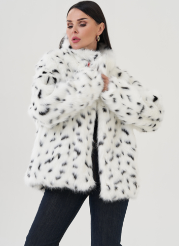 Куртка из эко меха с анималистичным принтом
