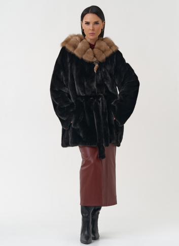 Норковая шуба с капюшоном из меха куницы