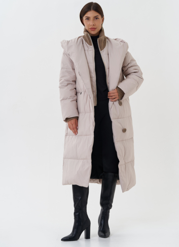 Женский пуховик с капюшоном