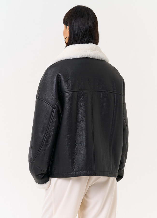 Женская натуральная дубленка черного цвета модель № 31572 в кредит