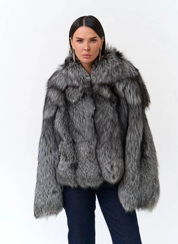 Шуба из меха чернобурой лисы