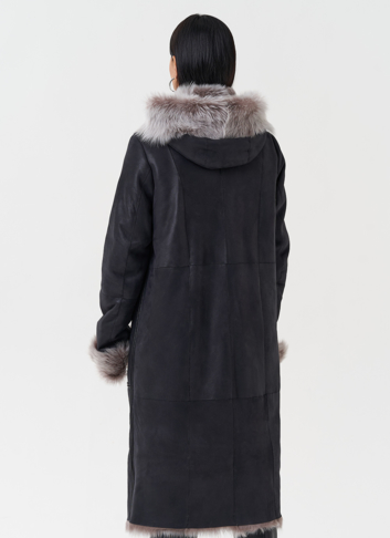 Дубленка с отделкой из тосканы с капюшоном