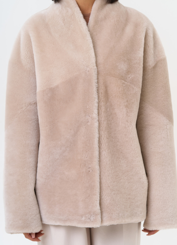 Светлая натуральная дубленка