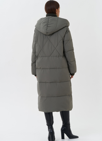 Женский пуховик с манишкой