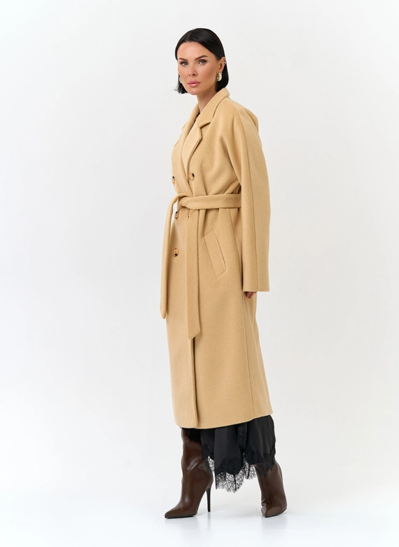 Женское пальто с поясом